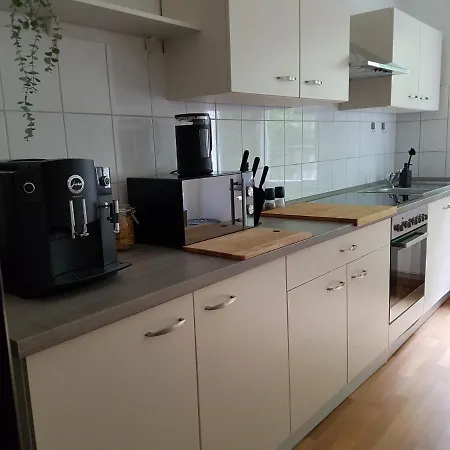 Apartment Kaffeevollautomat Und Netflix In Der Fußgängerzone