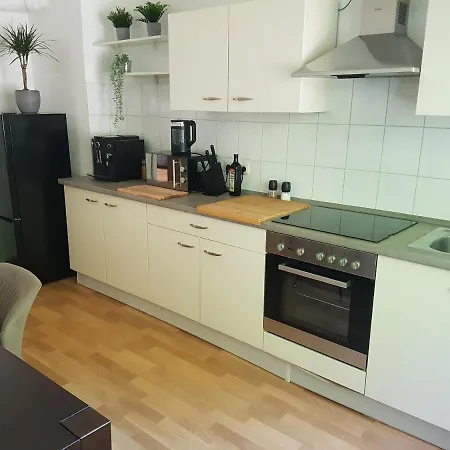 Kaffeevollautomat Und Netflix In Der Fußgängerzone Apartment Idar-Oberstein